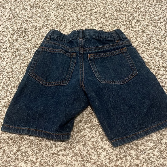 Crazy 8 5T Jean shorts - Picture 2 of 2